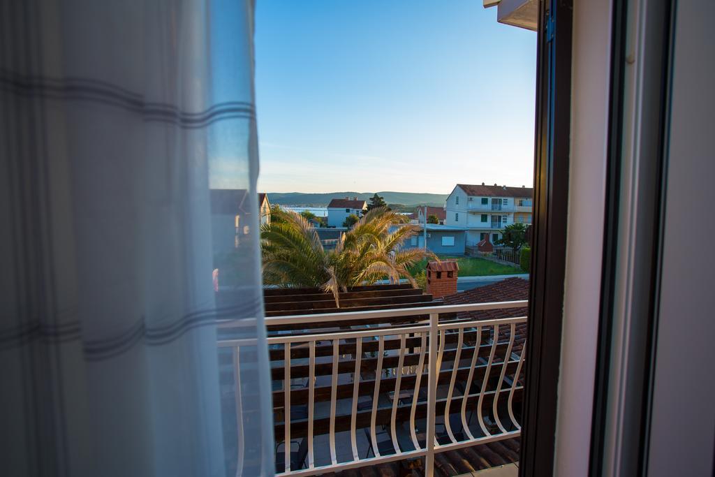 Lanterna Rooms Turanj Exterior foto