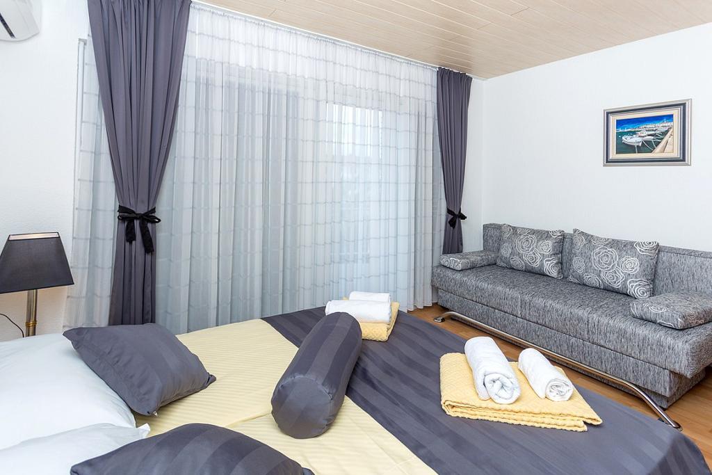 Lanterna Rooms Turanj Exterior foto
