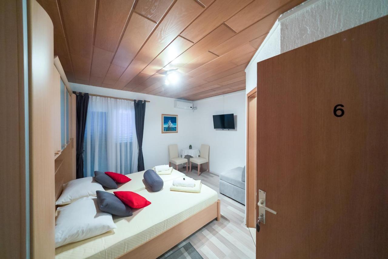 Lanterna Rooms Turanj Exterior foto