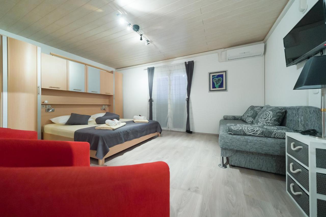 Lanterna Rooms Turanj Exterior foto