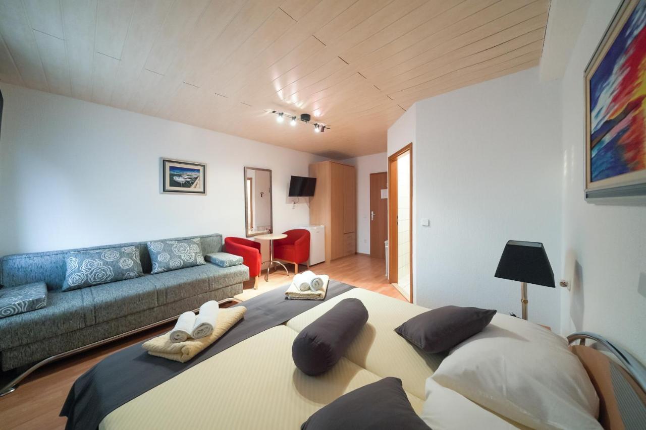 Lanterna Rooms Turanj Exterior foto