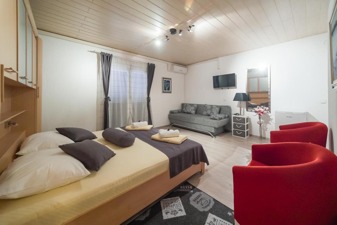 Lanterna Rooms Turanj Exterior foto