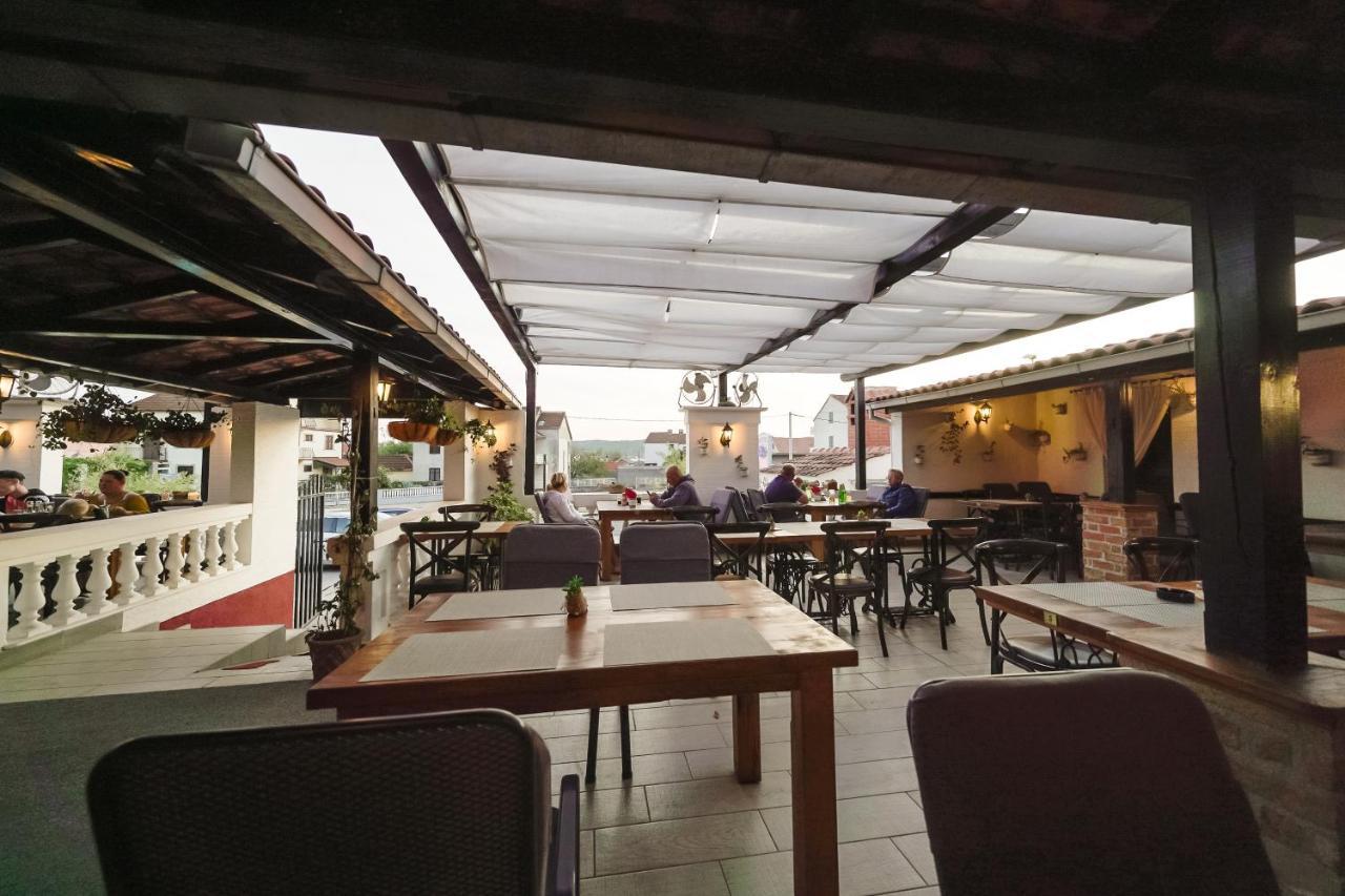 Lanterna Rooms Turanj Exterior foto